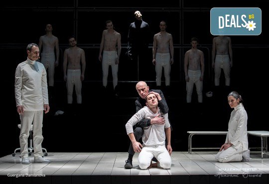 Гледайте наградения с Аскеер спектакъл Еквус на 07.06. от 19.00 ч. в Младежки театър, 1 билет! - Снимка 2