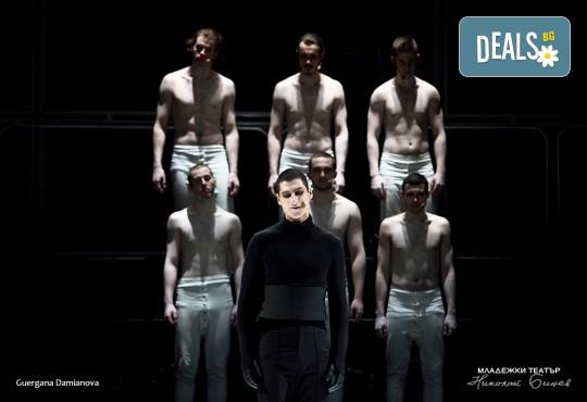 Гледайте наградения с Аскеер спектакъл Еквус на 07.06. от 19.00 ч. в Младежки театър, 1 билет! - Снимка 3