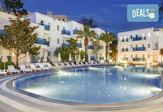 Почивка в края на септември в Кушадасъ, Турция! 7 нощувки на база Ultra All Inclusive в хотел LE BLEU 5*, възможност за транспорт - Снимка 1