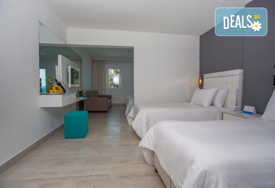 Почивка в края на септември в Кушадасъ, Турция! 7 нощувки на база Ultra All Inclusive в хотел LE BLEU 5*, възможност за транспорт - Снимка 6