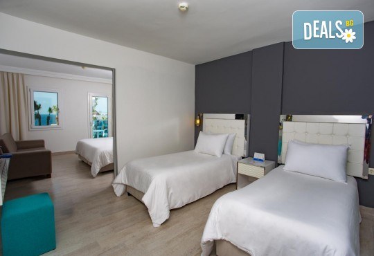 Почивка в края на септември в Кушадасъ, Турция! 7 нощувки на база Ultra All Inclusive в хотел LE BLEU 5*, възможност за транспорт - Снимка 5