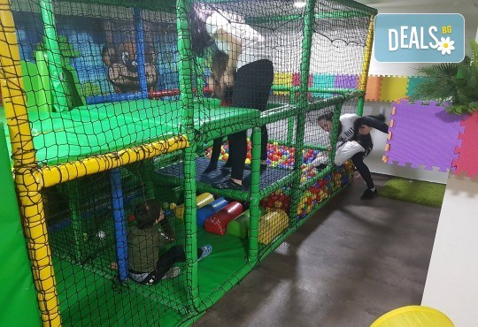 2 часа парти за до 5 деца с украса, аниматори, дискотека, подарък за рожденика, кетъринг и напитки от Детски парти център АбракадабрА! - Снимка 14