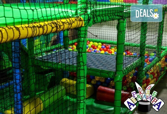 2 часа парти за до 5 деца с украса, аниматори, дискотека, подарък за рожденика, кетъринг и напитки от Детски парти център АбракадабрА! - Снимка 4