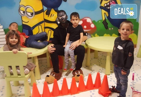 Два часа тематично парти с украса, аниматори, много игри, дискотека, подарък за рожденика, храна и напитки за всички деца от Детски парти център АбракадабрА! - Снимка 2