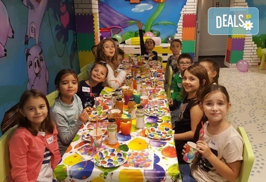 2 часа детски рожден ден с фокусник-клоун, двама аниматори, много игри, детска дискотека, украса, подарък за рожденика, храни и напитки за всяко дете от Детски парти център АбракадабрА! - Снимка 4