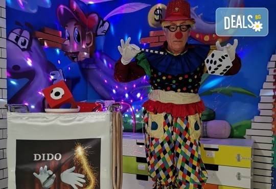 2 часа детски рожден ден с фокусник-клоун, двама аниматори, много игри, детска дискотека, украса, подарък за рожденика, храни и напитки за всяко дете от Детски парти център АбракадабрА! - Снимка 2