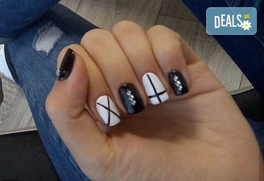 Дълготраен маникюр с хипоалергичен гел лак, 2 декорации и сваляне на стар гел лак в Angels of Beauty, Студентски град! - Снимка 9