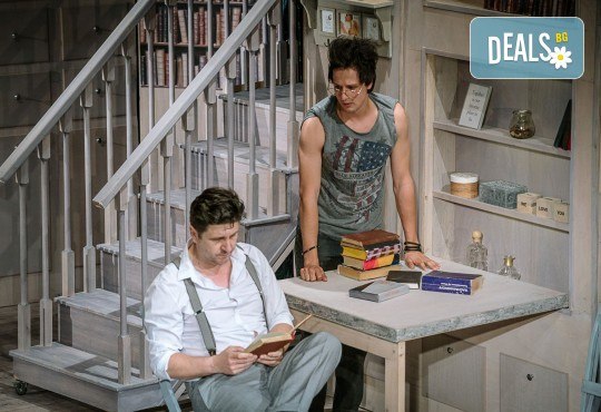 На 15-ти юни (събота) гледайте Асен Блатечки в комедията Зимата на нашето недоволство в Малък градски театър Зад канала! - Снимка 5