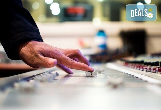 4 часа DJ-водещ с апаратура за Вашето фирмено парти или рожден ден от Парти агенция Happy event! - Снимка 3