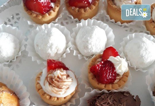 Сладко изкушение за Вашите гости! 36 броя тарталети със сметана и пресни плодове, поръсени с кокос, от My Style Event! - Снимка 2