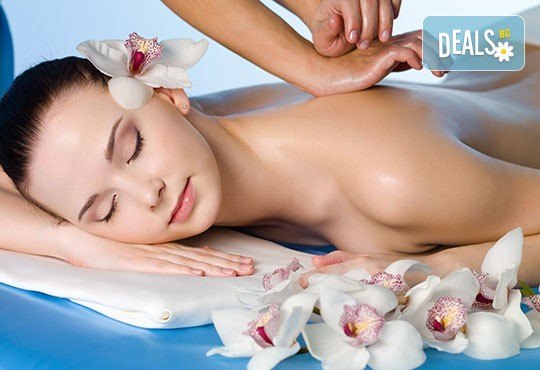 Екзотика и релакс! 60-минутен балийски масаж на цяло тяло със сандалови масла и магнолия в студио Giro! - Снимка 2