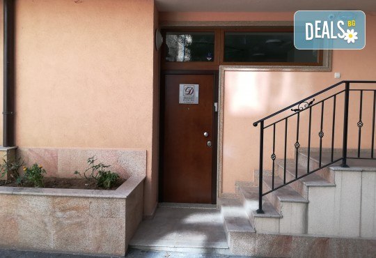 Обстоен дентален преглед, почистване на зъбен камък и зъбна плака с ултразвук и полиране с Air Flow в Deckoff Dental - Снимка 11