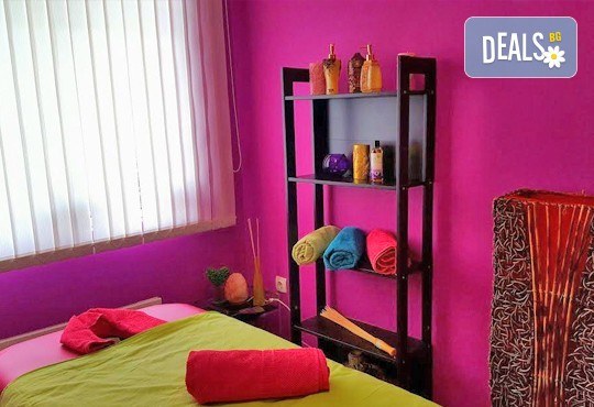 80-минутна СПА терапия Хаваи - масаж на цяло тяло и глава с ванилия и бергамонт, рефлексотерапия на стъпала и длани и масажно ексфолиране на цялото тяло с ванилови соли и шеа в Wellness Center Ganesha Club! - Снимка 6