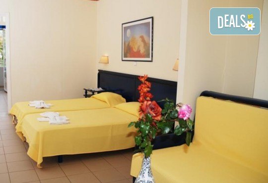 Почивка на о. Закинтос, чартърна програма, с ТА Солвекс! Самолетен билет, летищни такси, багаж, трансфер, 7 нощувки All inclusive в Zante Royal Resort & Water Park 4*, Василикос - Снимка 9