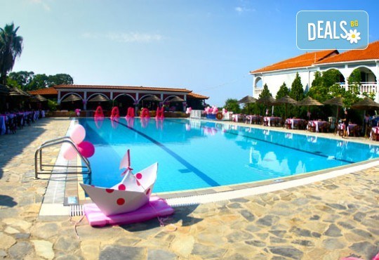 Почивка на о. Закинтос, чартърна програма, с ТА Солвекс! Самолетен билет, летищни такси, багаж, трансфер, 7 нощувки All inclusive в Zante Royal Resort & Water Park 4*, Василикос - Снимка 12