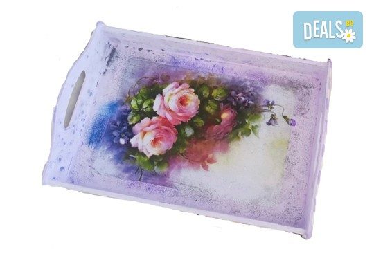 Дървен поднос, изработен чрез техниката „декупаж“, с дизайн по избор от Хартиен свят! - Снимка 2