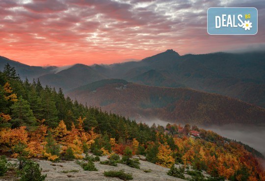 Есен в Родопите, с Дари Травел! Нощувка, закуска и вечеря, хотел 3* в Пампорово, транспорт и посещение на Кръстова гора, Бачковския манастир и пещерата Дяволското гърло - Снимка 2