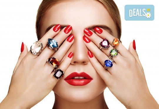 Перфектен маникюр! Дълготраен маникюр с гел лак BlueSky и подарък сваляне на гел лак в Студио за красота Angels of Beauty! - Снимка 1