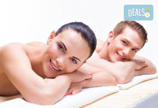 Синхронен масаж за двойки или приятели на цяло тяло със злато, ядки или плодова салата, чай или вино + бонус: точков масаж на лице и глава в Женско царство! - Снимка 3