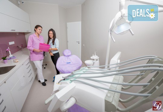 Професионално домашно избелване на зъби с индивидуални шини, профилактичен преглед, ултразвуково почистване на плака и зъбен камък в Deckoff Dental! - Снимка 6