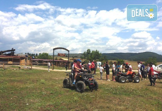 Почивка в Добринище! 1 нощувка със закуска и вечеря в къща за гости Андрееви, отстъпка за ползване на минерален басейн! - Снимка 34