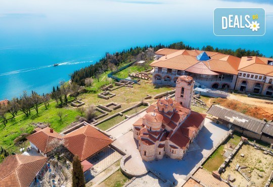 Мини почивка край брега на Охридското езеро през август! 3 нощувки със закуски в Hotel Pela 3*, транспорт и водач от Запрянов Травел! - Снимка 1