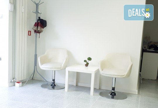 Еднодневен курс по поставяне на хиалуронов дермален филър с инжектор пен в NSB Beauty Center! - Снимка 7