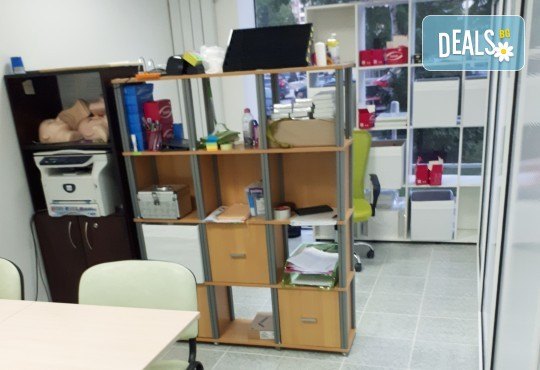 Еднодневен курс по поставяне на хиалуронов дермален филър с инжектор пен в NSB Beauty Center! - Снимка 9