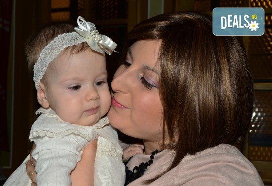 Фотозаснемане на кръщение - до 1 час, с неограничен брой кадри, фотосесия, фотокнига А4 и ПОДАРЪК – DVD! - Снимка 3