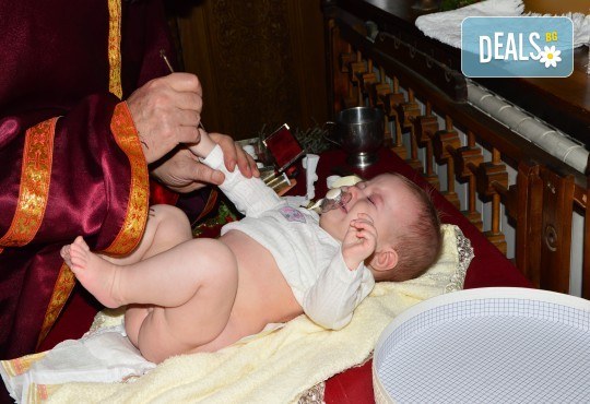 Фотозаснемане на кръщение - до 1 час, с неограничен брой кадри, фотосесия, фотокнига А4 и ПОДАРЪК – DVD! - Снимка 18