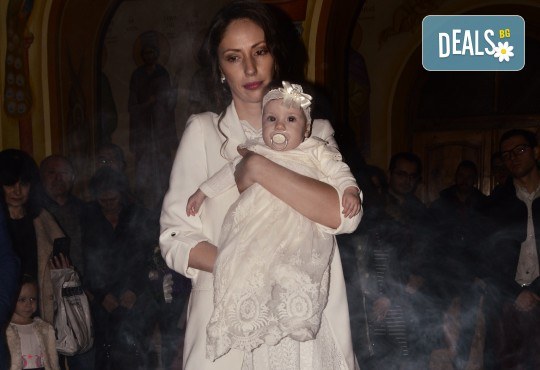 Фотозаснемане на кръщение - до 1 час, с неограничен брой кадри, фотосесия, фотокнига А4 и ПОДАРЪК – DVD! - Снимка 2