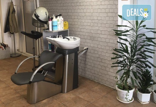 Сияйна и свежа кожа! Почистване на лице с водно дермабразио в студио за красота Ел Ем Ви! - Снимка 5