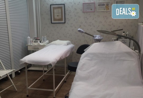 Сияйна и свежа кожа! Почистване на лице с водно дермабразио в студио за красота Ел Ем Ви! - Снимка 7