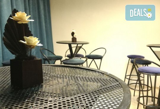 Детски рожден ден! Наем на зала 2 часа за парти, детски рожден ден с украса, парти музика, зала за възрастни и топли напитки в Детски център Пух и Прасчо в широкия център на София - Снимка 22