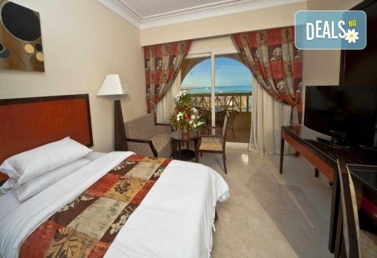 Посетете Египет през октомври! 6 нощувки в AMC Royal Hotel & Spa 5* на база All Inclusive в Хургада и 1 нощувка със закуска в Barcelo Cairo Pyramids 4* в Кайро, самолетен билет и трансфери - Снимка 10