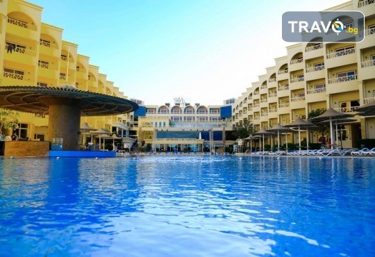Посетете Египет през октомври! 6 нощувки в AMC Royal Hotel & Spa 5* на база All Inclusive в Хургада и 1 нощувка със закуска в Barcelo Cairo Pyramids 4* в Кайро, самолетен билет и трансфери - Снимка 9
