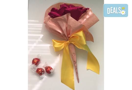 Ръчно изработен шоколадов букет с едно или три цветчета от Онлайн магазин за подаръци Банана! - Снимка 7