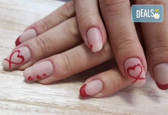 Amore! Маникюр с гел лак BlueSky и 2 или 4 рисувани декорации със сърца в различен цветови нюанс от Салон за красота Мечта - Снимка 5