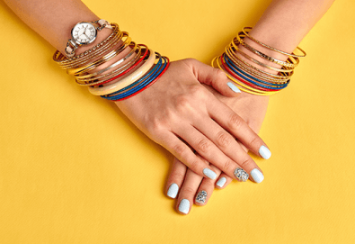 Маникюр с гел лак Bluesky и 2 декорации, със или без сваляне на стар гел лак и 10% отстъпка при следващо посещение в салон Atelier Des Fleurs!