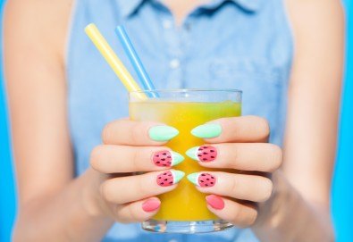 Изграждане на ноктопластика с гел, маникюр с гел лак BlueSky и 10% отстъпка при следващо посещение в салон Atelier Des Fleurs!