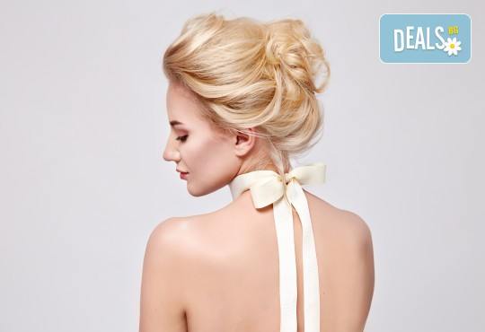 Ултразвуково почистване на лице, шия, деколте или гръб чрез нанотехнология за дълбока дезинфекция и видимо въздействие върху всеки тип кожа, в центрове Енигма! - Снимка 4