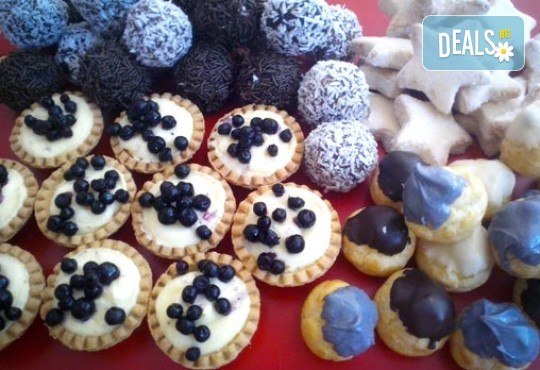 Сладки на килограм! Бутикови сладки фантазии, един или два килограма от майстор-сладкарите на Muffin House - Снимка 4