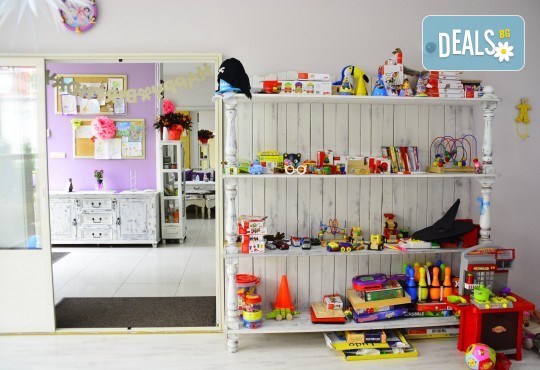 2 часа детски рожден ден с аниматор, меню за 10 деца, сладки и солени плата за родителите, голяма зала за игра, атракциони, стена за катерене, парти музика и зала за родителите в Детски клуб Аристокотките! - Снимка 17