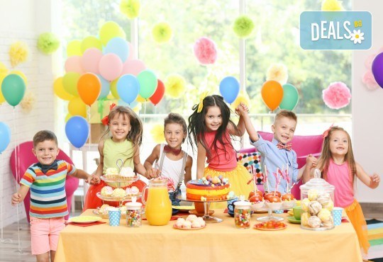 2 часа детски рожден ден с аниматор, меню за 10 деца, сладки и солени плата за родителите, голяма зала за игра, атракциони, стена за катерене, парти музика и зала за родителите в Детски клуб Аристокотките! - Снимка 16