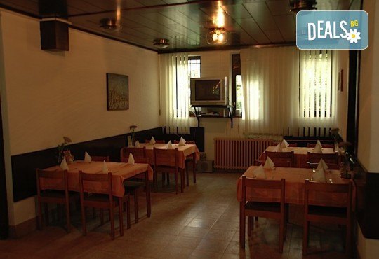 Нова година във Върнячка баня на супер цена! 2 нощувки със закуски в хотел Вила Панония, транспорт и водач от Еко Тур! - Снимка 5