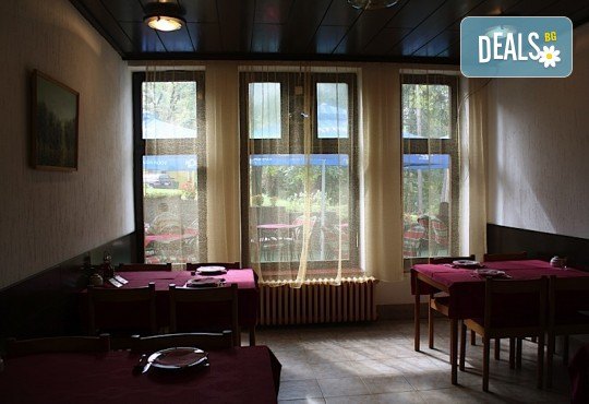 Нова година във Върнячка баня на супер цена! 2 нощувки със закуски в хотел Вила Панония, транспорт и водач от Еко Тур! - Снимка 4