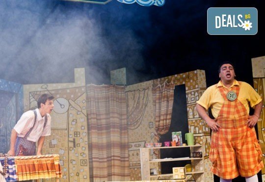 Красив, умен и прилично дебел! Гледайте с децата Карлсон, който живее на покрива в Младежки театър, Голяма сцена на 28.09. от 11 ч. - Снимка 5