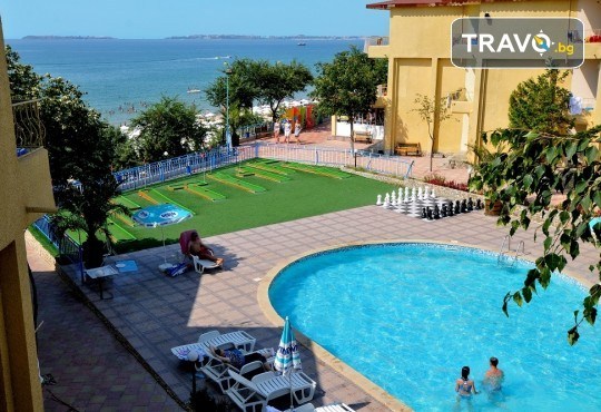 Почивка за 6 септември на Южното Черноморие! 2 нощувки със закуски и 1 вечеря в хотел Мистрал 2*, транспорт, вечеря в с. Бата и посещение на о. Св. Анастасия - Снимка 6