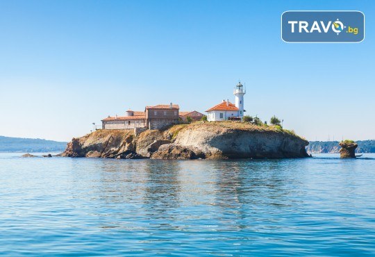 Почивка за 6 септември на Южното Черноморие! 2 нощувки със закуски и 1 вечеря в хотел Мистрал 2*, транспорт, вечеря в с. Бата и посещение на о. Св. Анастасия - Снимка 1