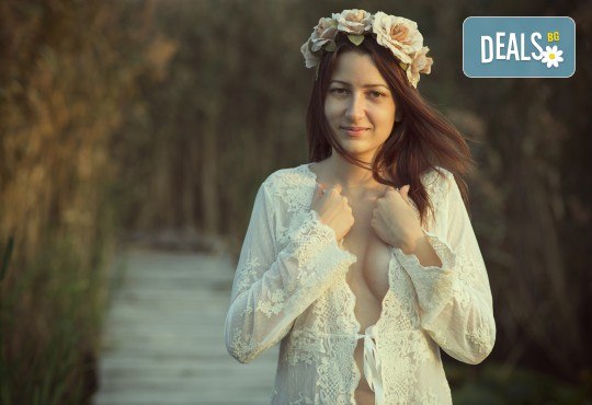 Будоарна или еротична фотосесия с продължителност 2 ч. на посочена от клиента локация в София и региона от Студио Арт! - Снимка 7